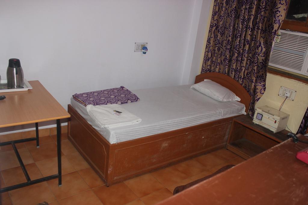 Hotel Kanishka Varanasi Exterior photo